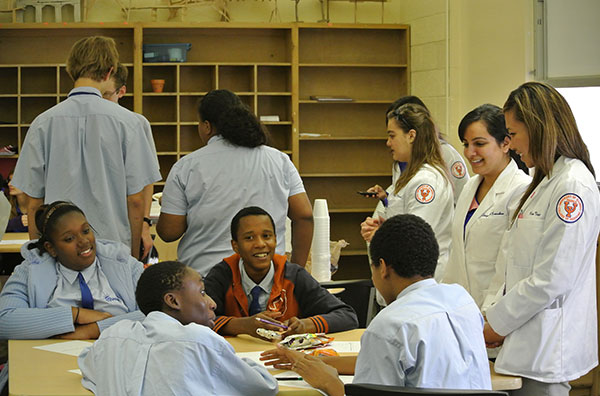 Medical Students Mentor Peoria, IL Community Students