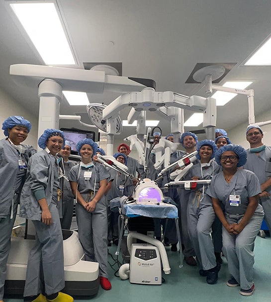 Residents participate in robotic surgery training